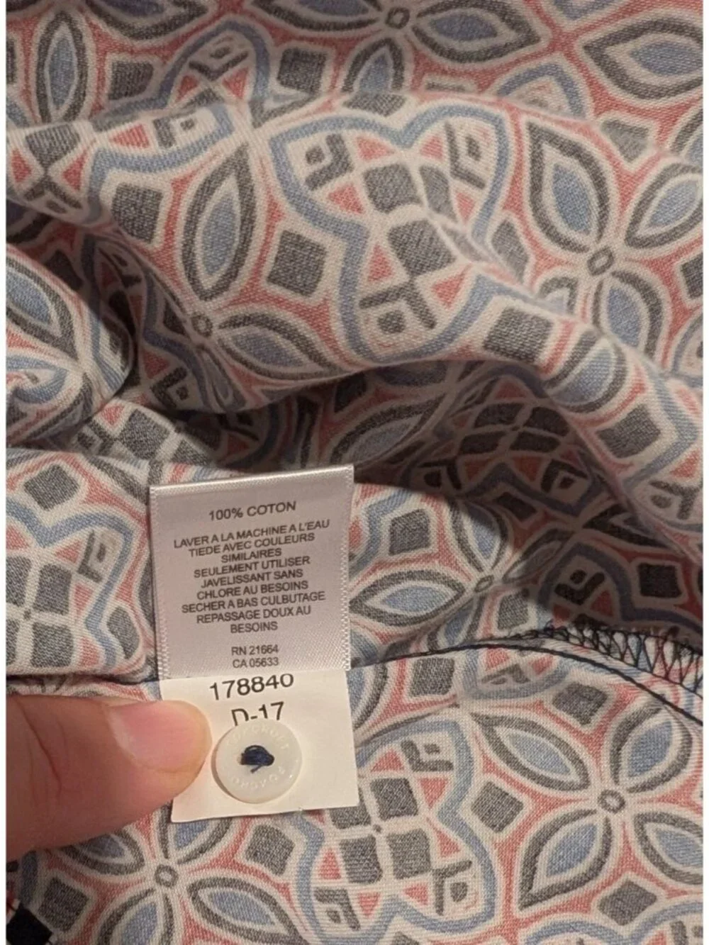 Foxcroft Womens Wrinkle-Free Button-Up Shirt Size 14 Geometric Print 3/4 Sleeves - Picture 14 of 15